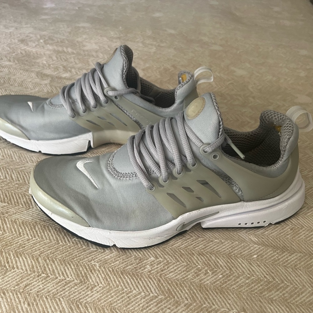 Nike Air Presto Gray Athletic Shoes